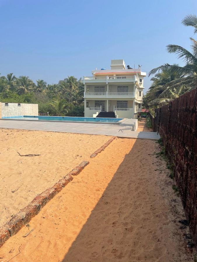 กายส์ บาย เดอะ ซี Hotel Ajgaon ภายนอก รูปภาพ