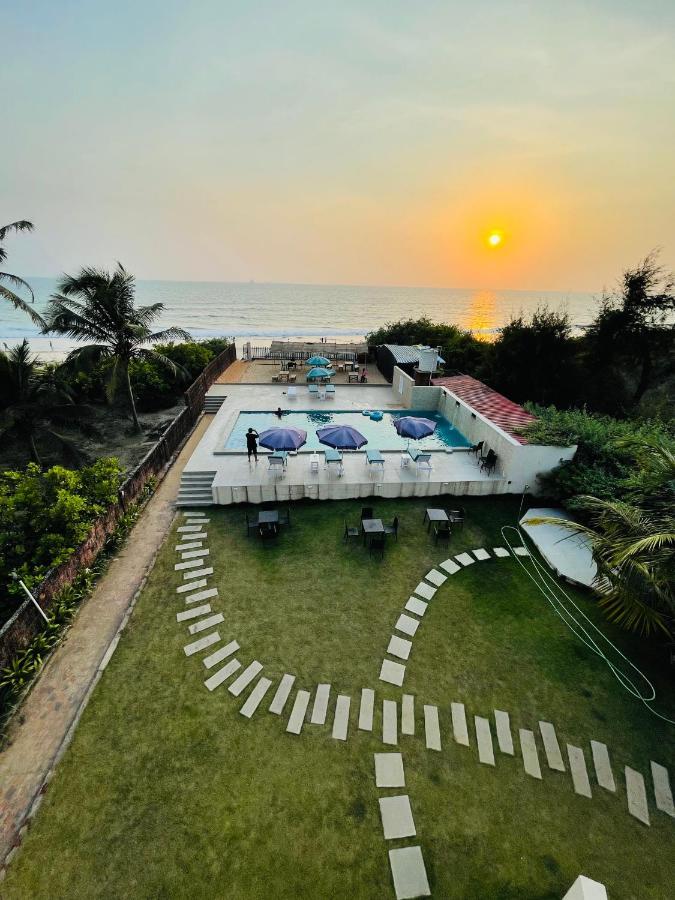กายส์ บาย เดอะ ซี Hotel Ajgaon ภายนอก รูปภาพ