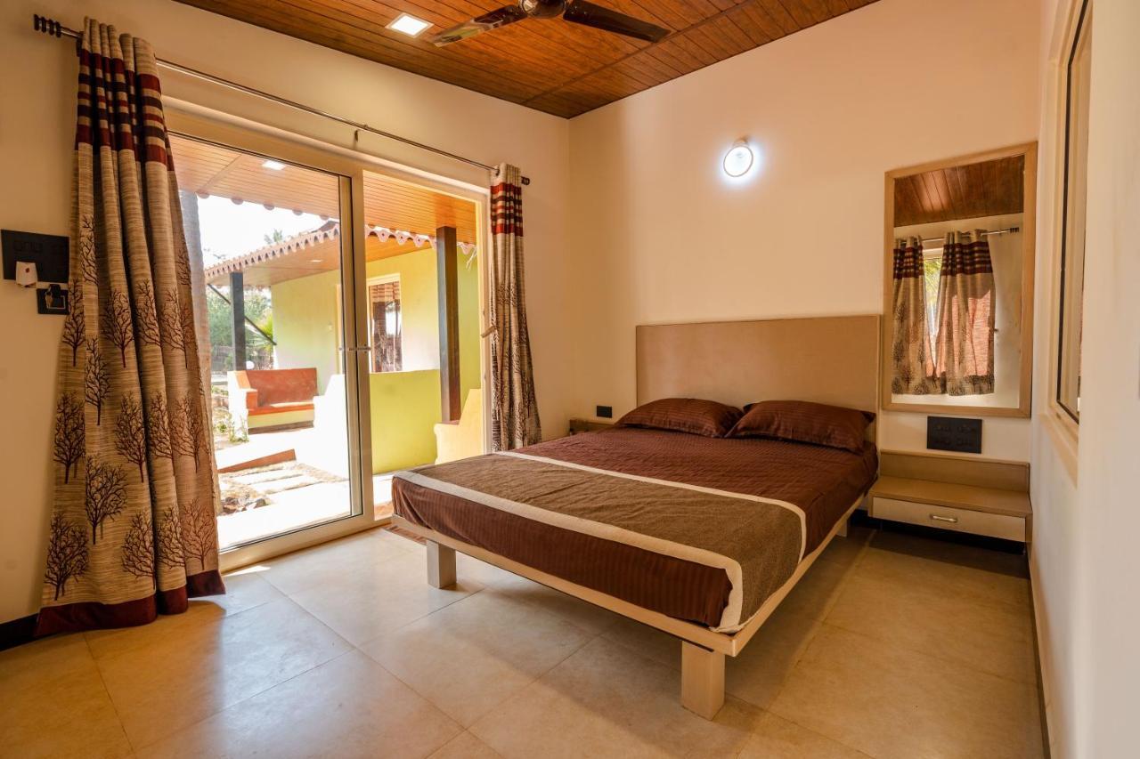 กายส์ บาย เดอะ ซี Hotel Ajgaon ภายนอก รูปภาพ